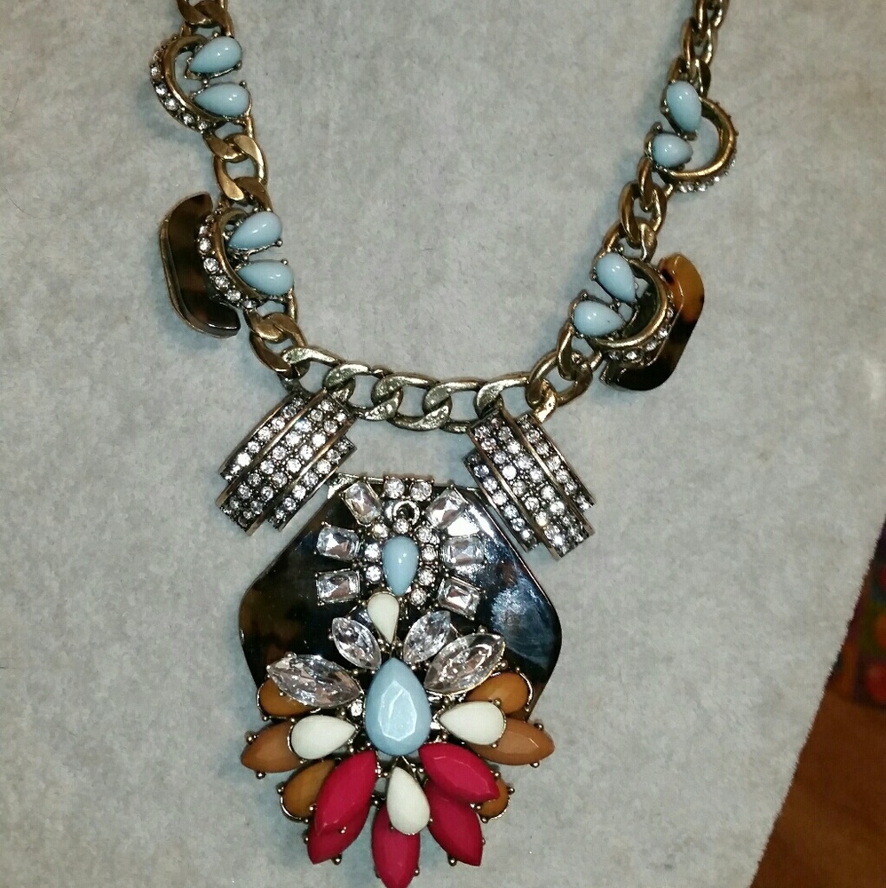 Simple Addiction Antique Gold Statement Necklace